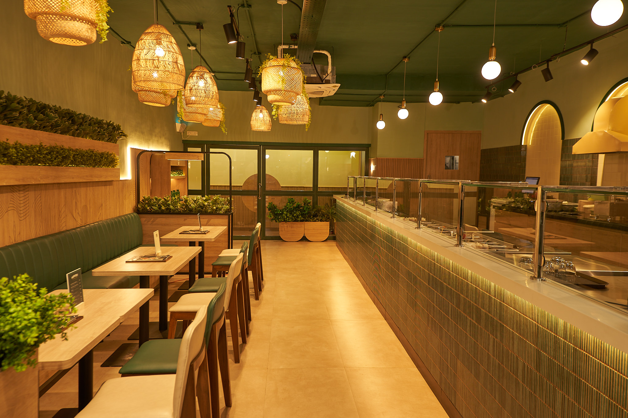 Harvest Salad & Co — Service Counter & Ceiling